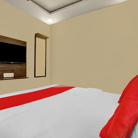 Hotel O Nandi Palace Lodging And Boarding Ulhasnagar Ngoại thất bức ảnh