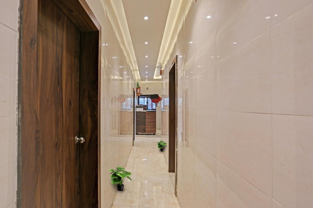 Hotel O Nandi Palace Lodging And Boarding Ulhasnagar Ngoại thất bức ảnh
